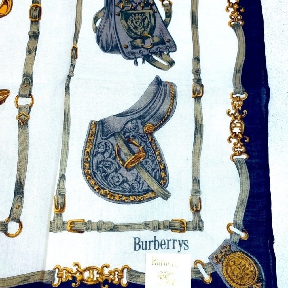 𝅺BURBERRY Scarf